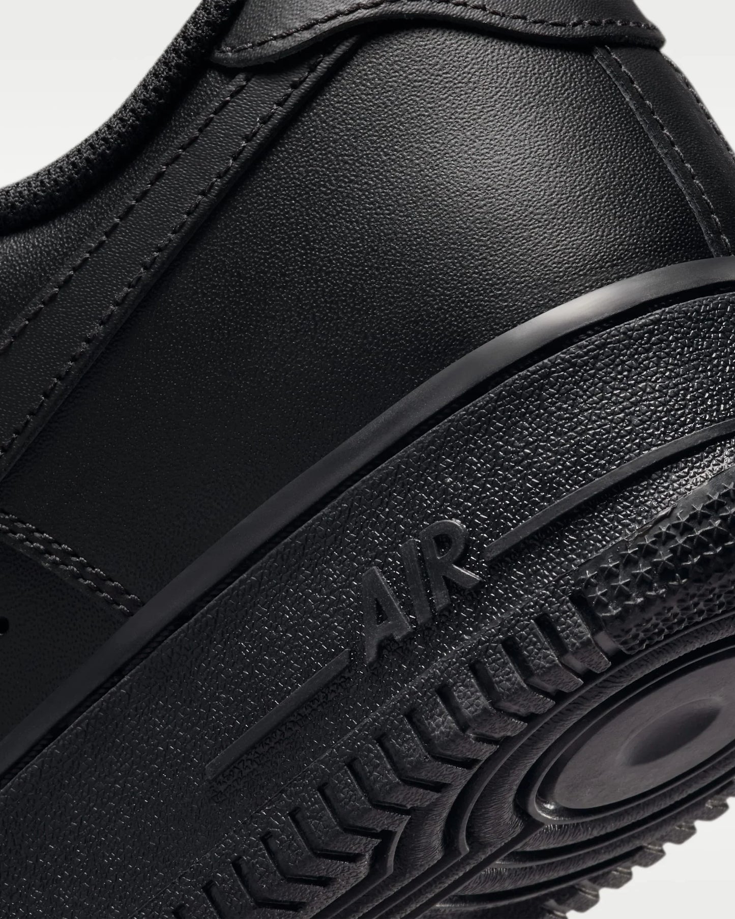 AIRFORCE 1 ALL BLACK