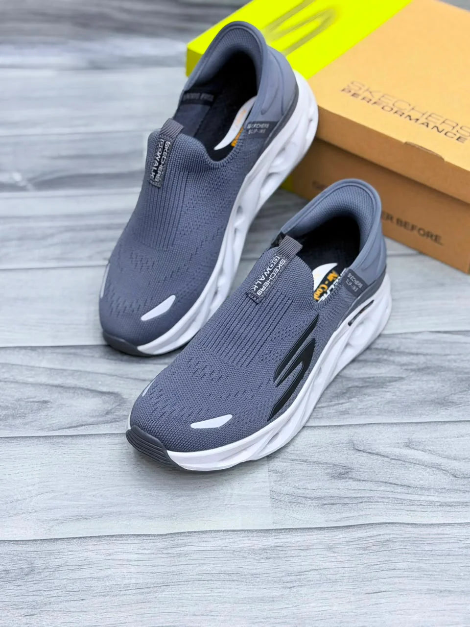 SKECHERS HANDS FREE SWIRL X TECH SLIP INN GRAY