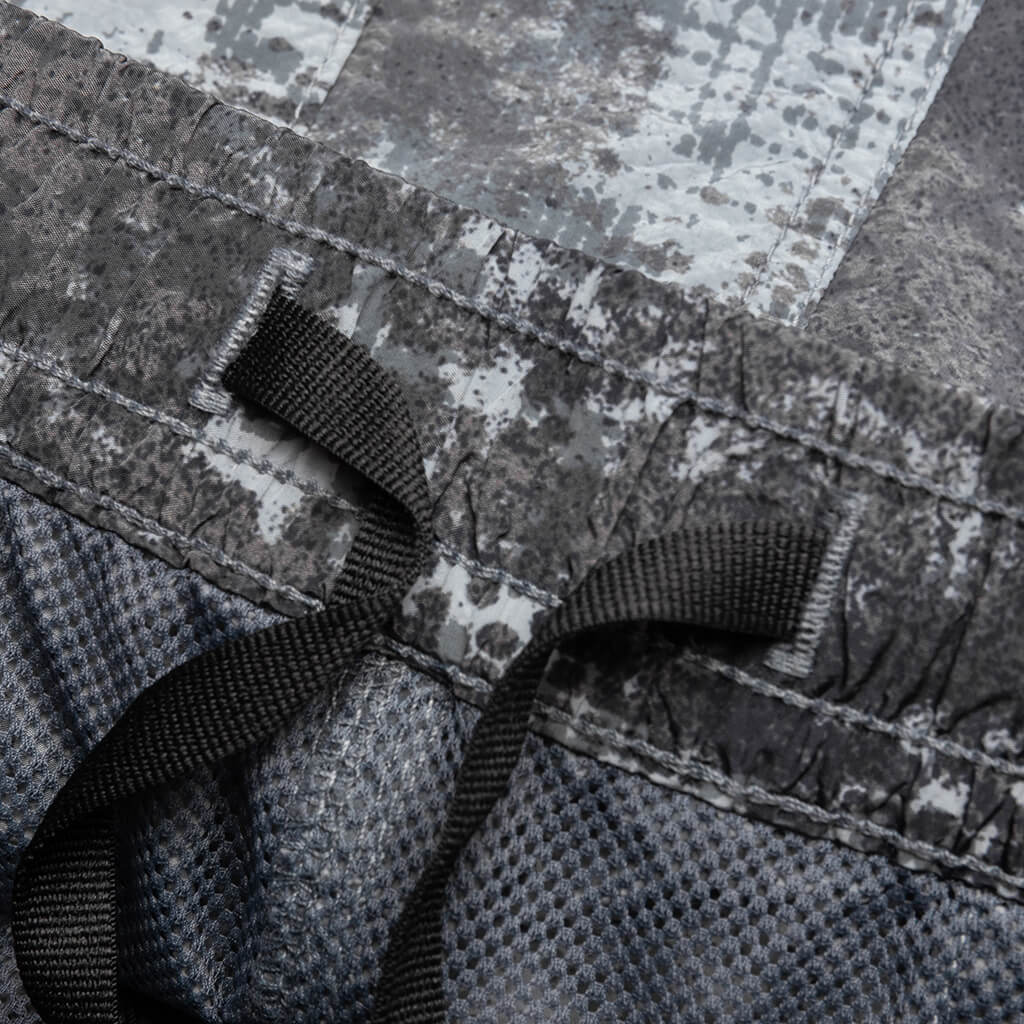 Dissolving Grid Camo Comfort Fit Bermuda Shorts Grey