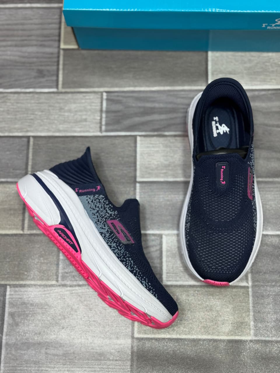 ARCH FIT SLIP ON SKECHERS NAVY BLUE