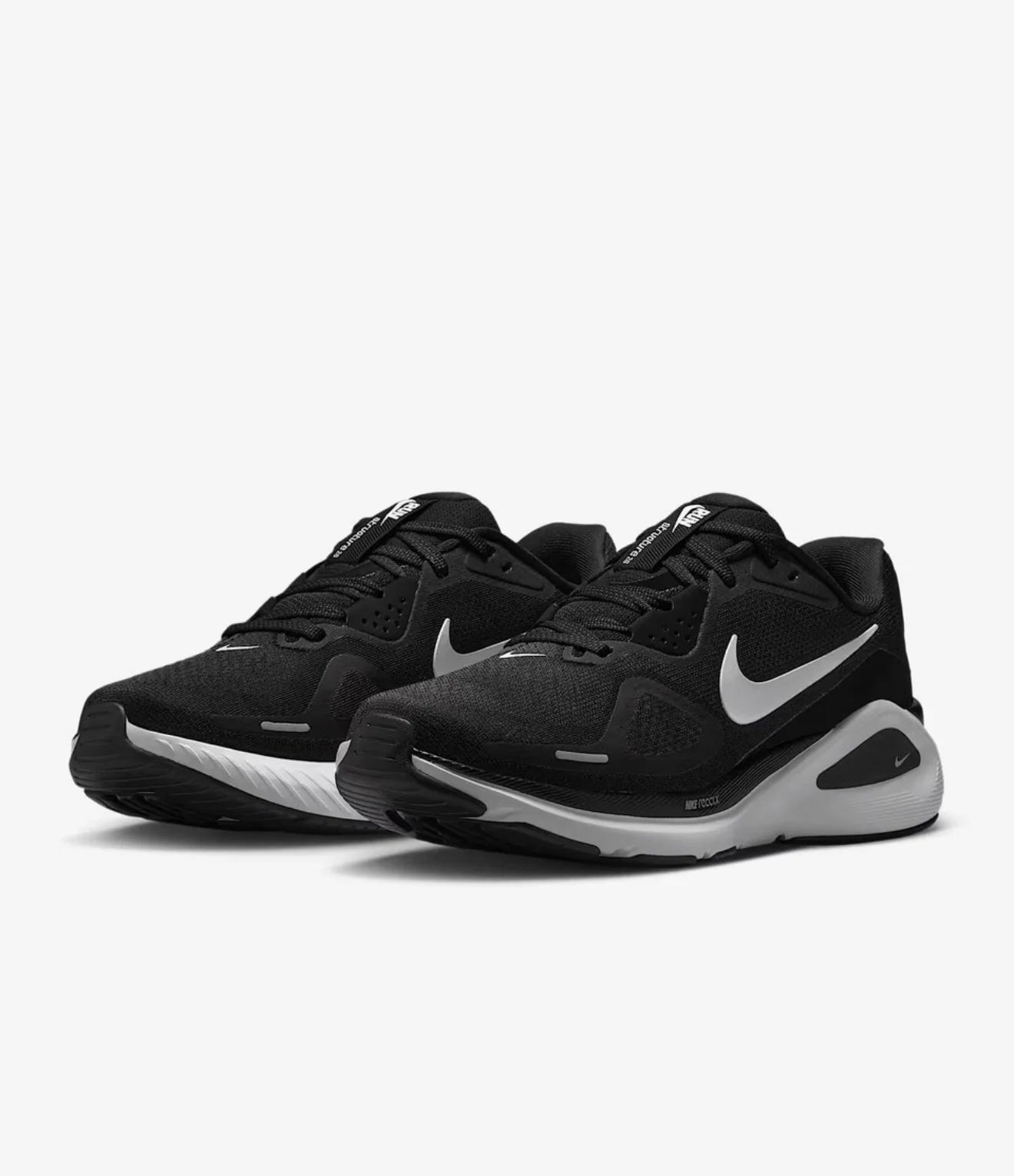Chaussures de running noir Nike à design graphique RUN