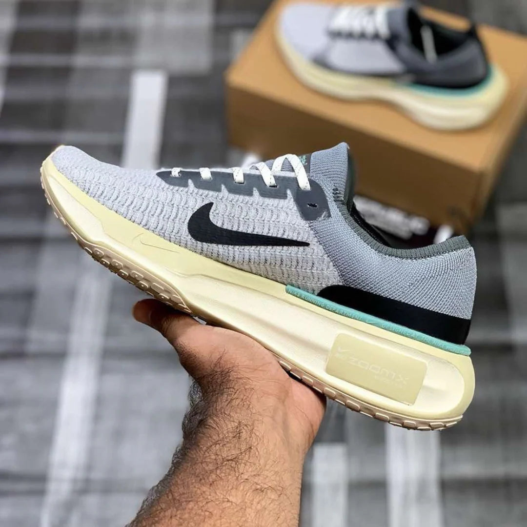 Nike Invincible Run 3 Cinza Preto
