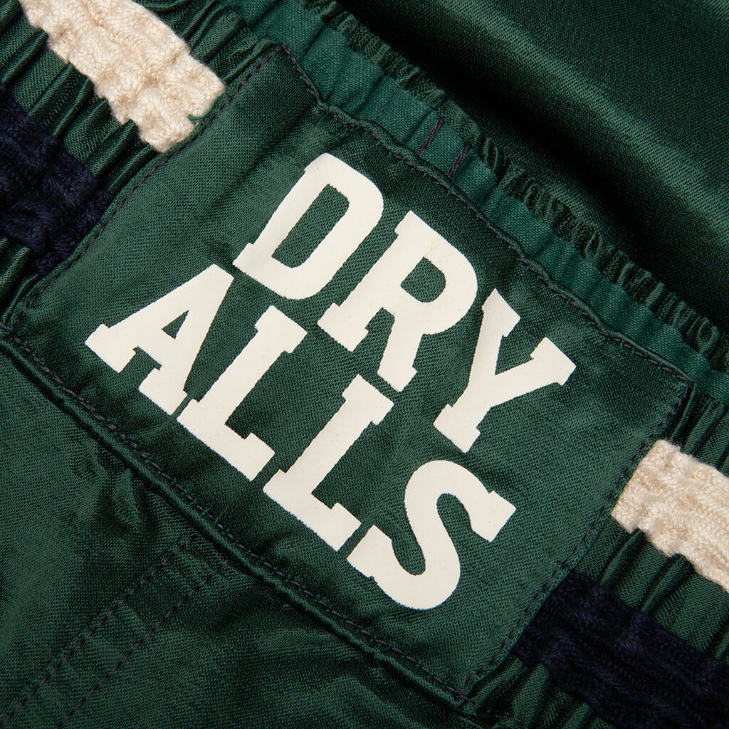 Game Shorts Green