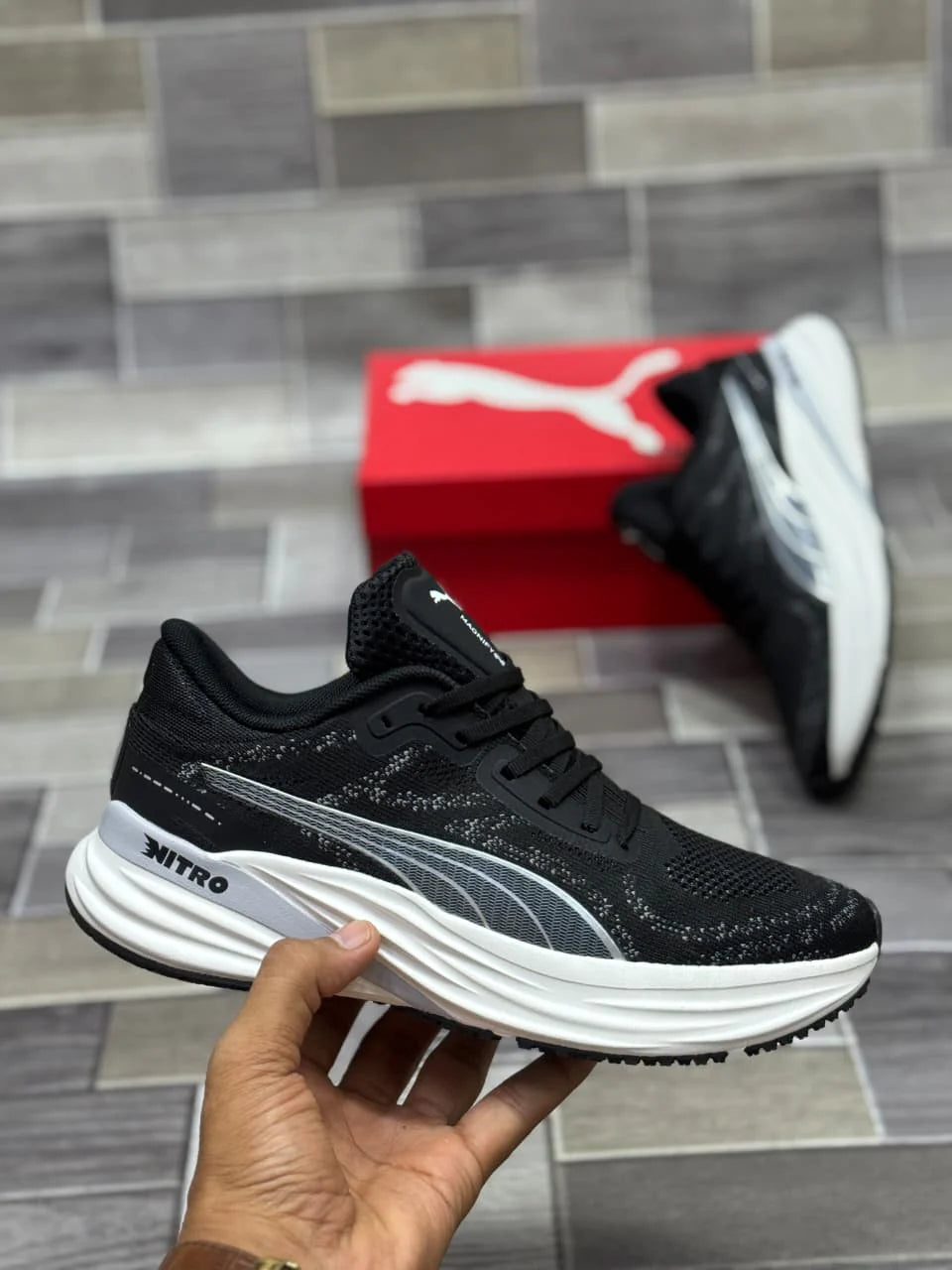 PUMA MAGNIFY NITRO 2 SILVER BLACK WITH WHITE