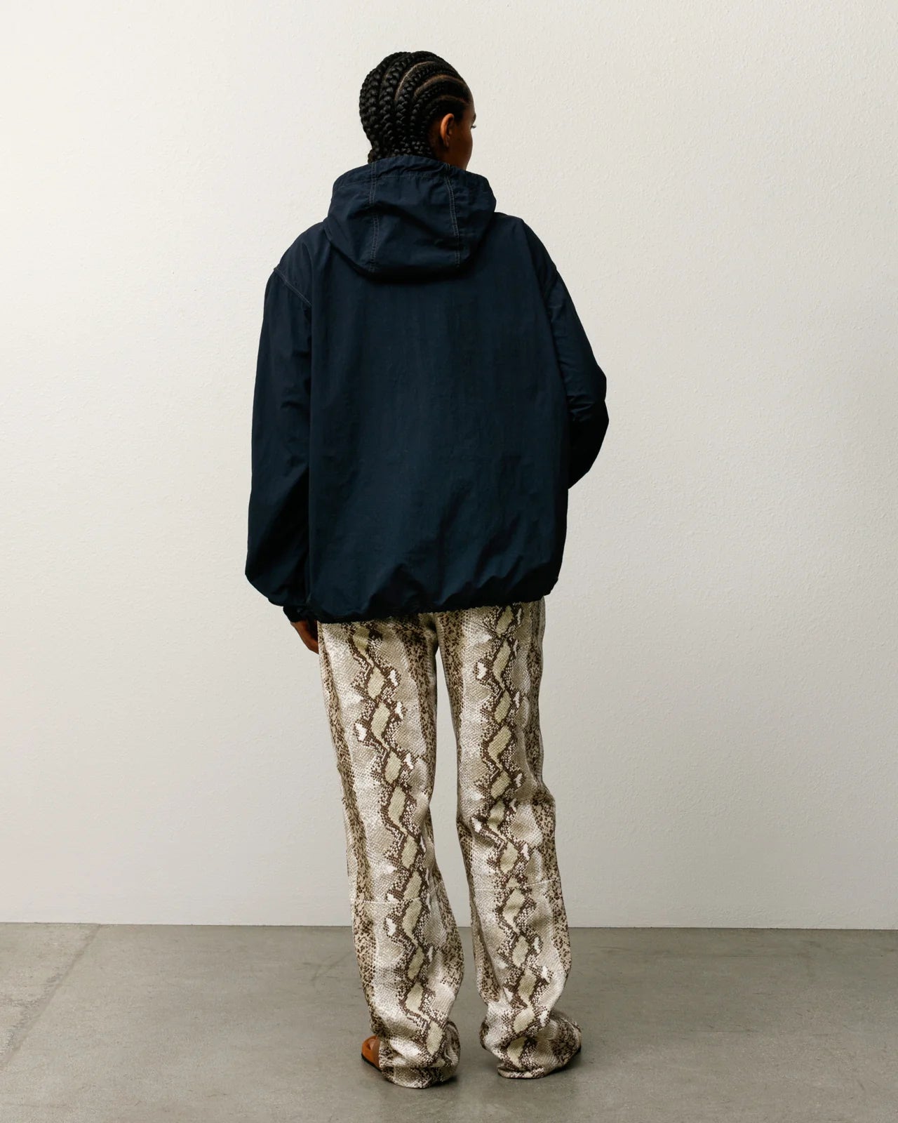 LIGHTWEIGHT HOODED JACKET