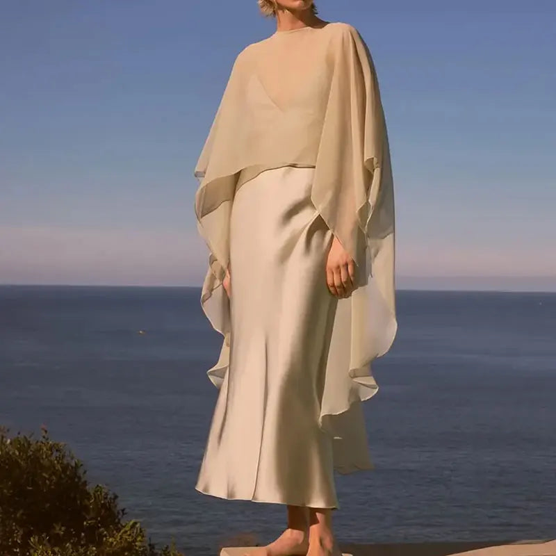 Blusa Capa Assimétrica