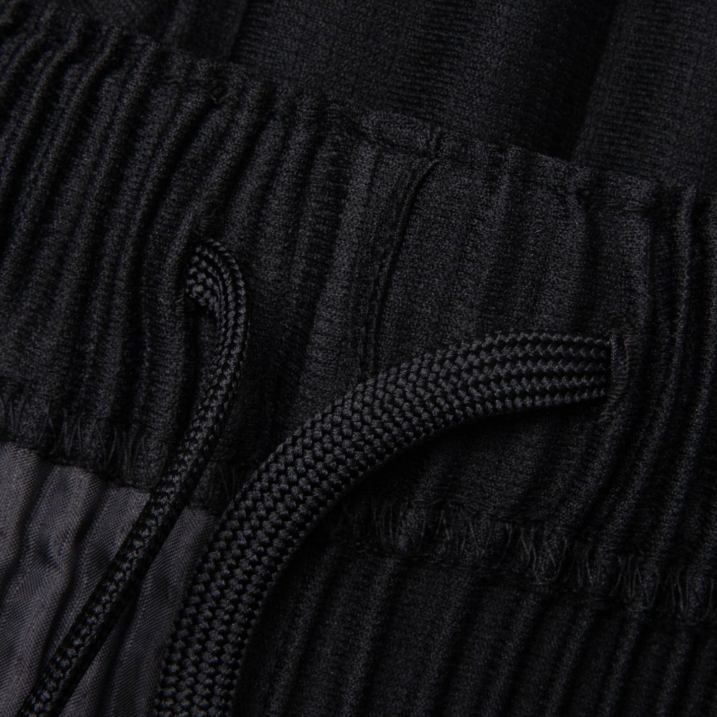 Basics Pleated Pants Black