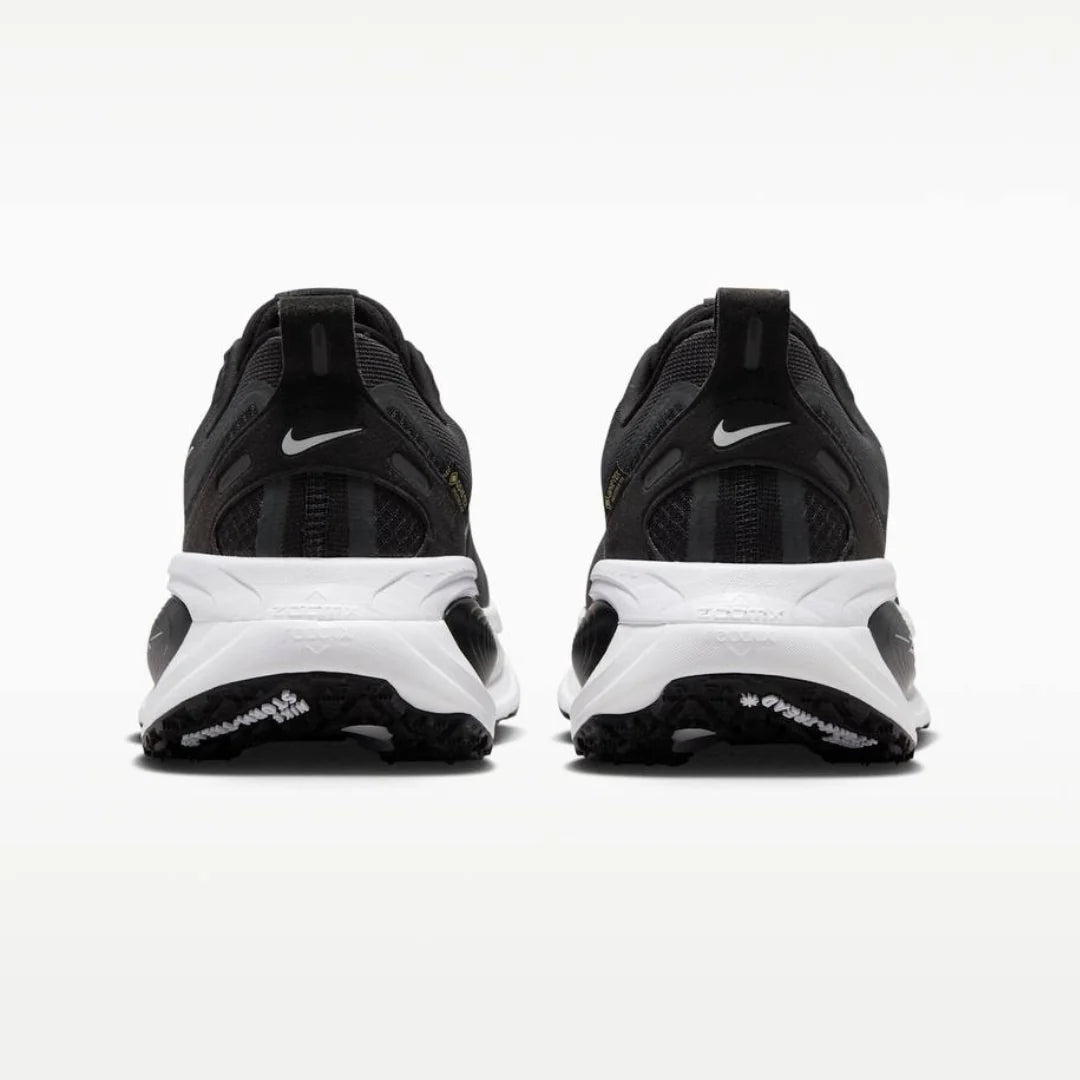 Nike Vomero 18 GORE TEX Preto Branco
