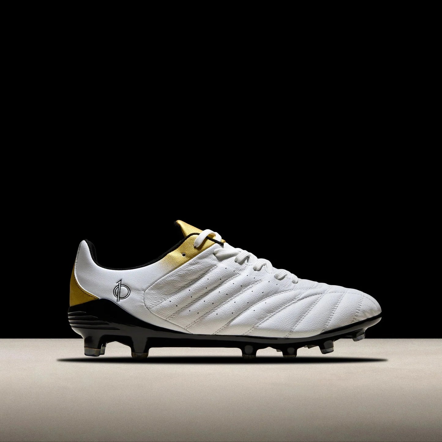 Unozero Aventto FG Firm Ground Soccer Cleats White