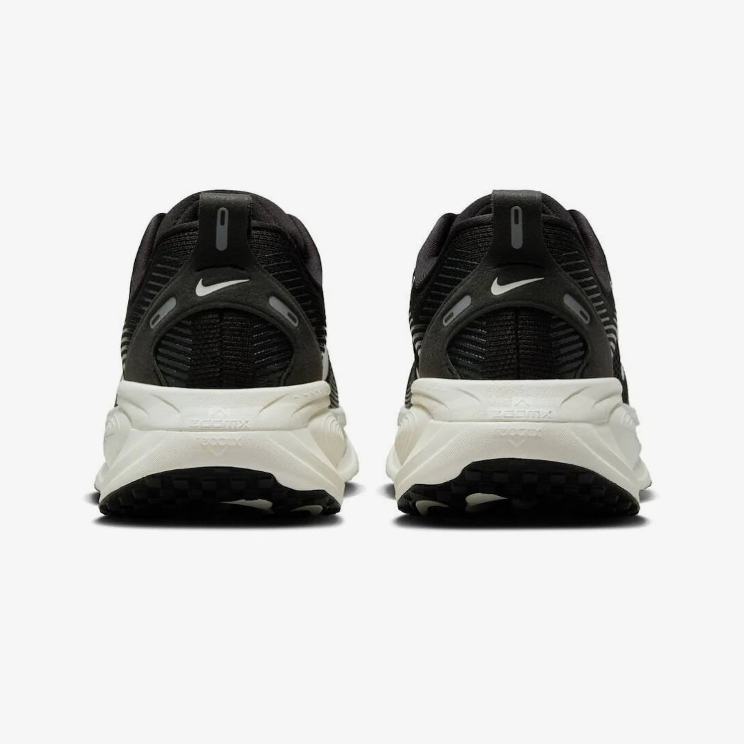 Nike Vomero 18 Preto Branco