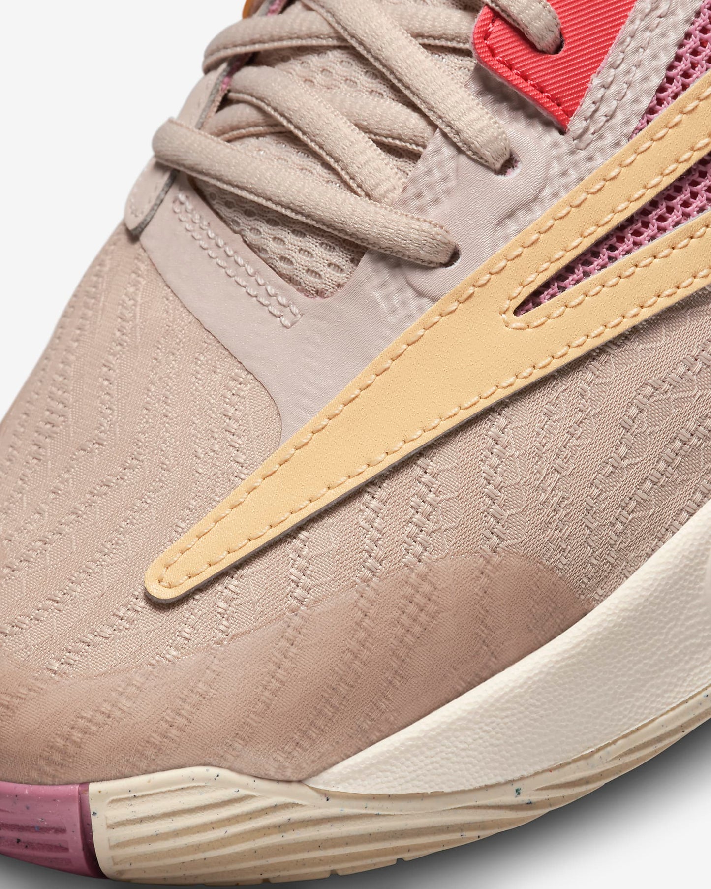 Tênis Nike Giannis Immortality 3 Bege Roxo