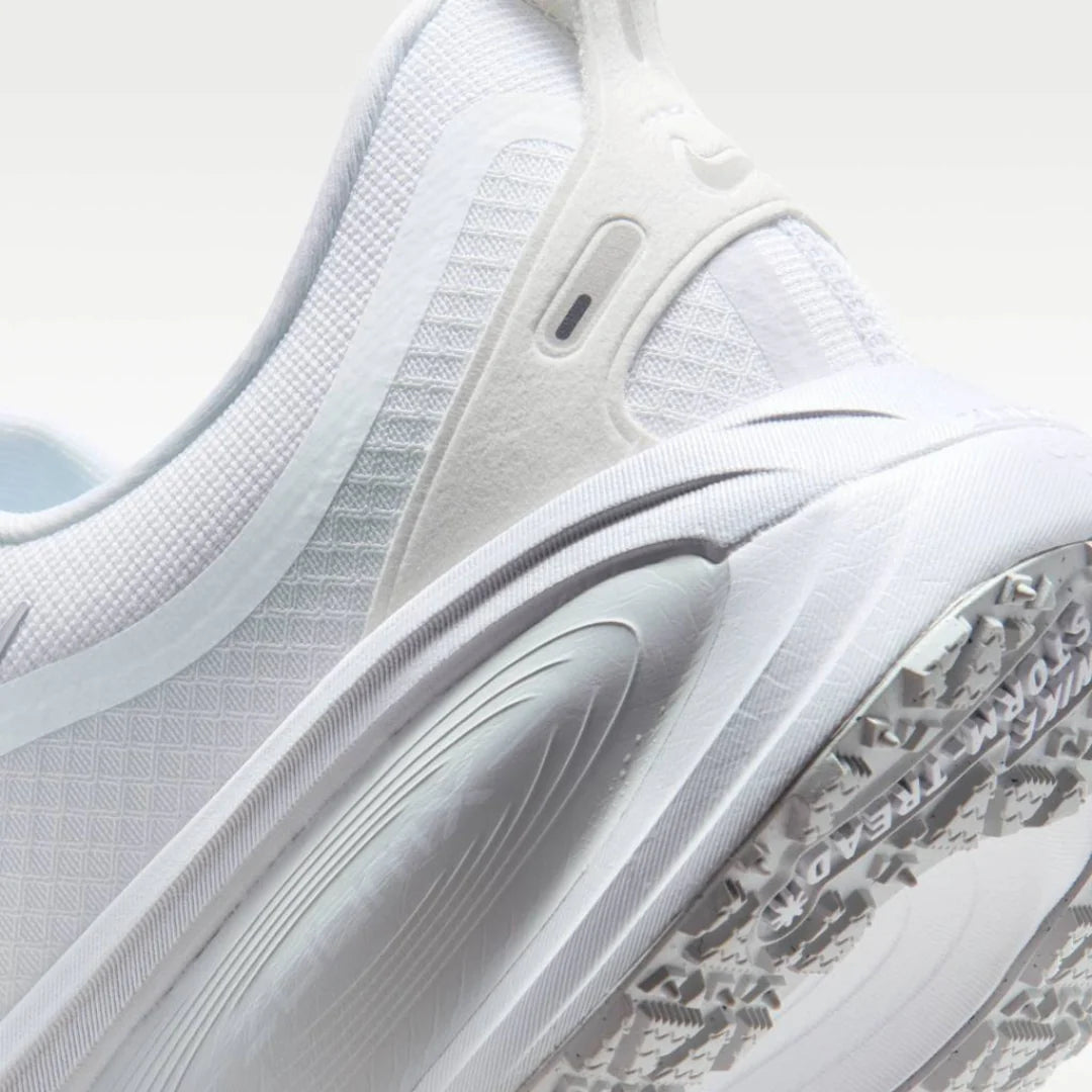 Nike Vomero 18 GORE TEX Branco Cinza Metálico