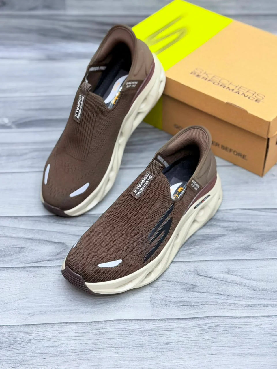 SKECHERS HANDS FREE SWIRL X TECH SLIP INN BROWN