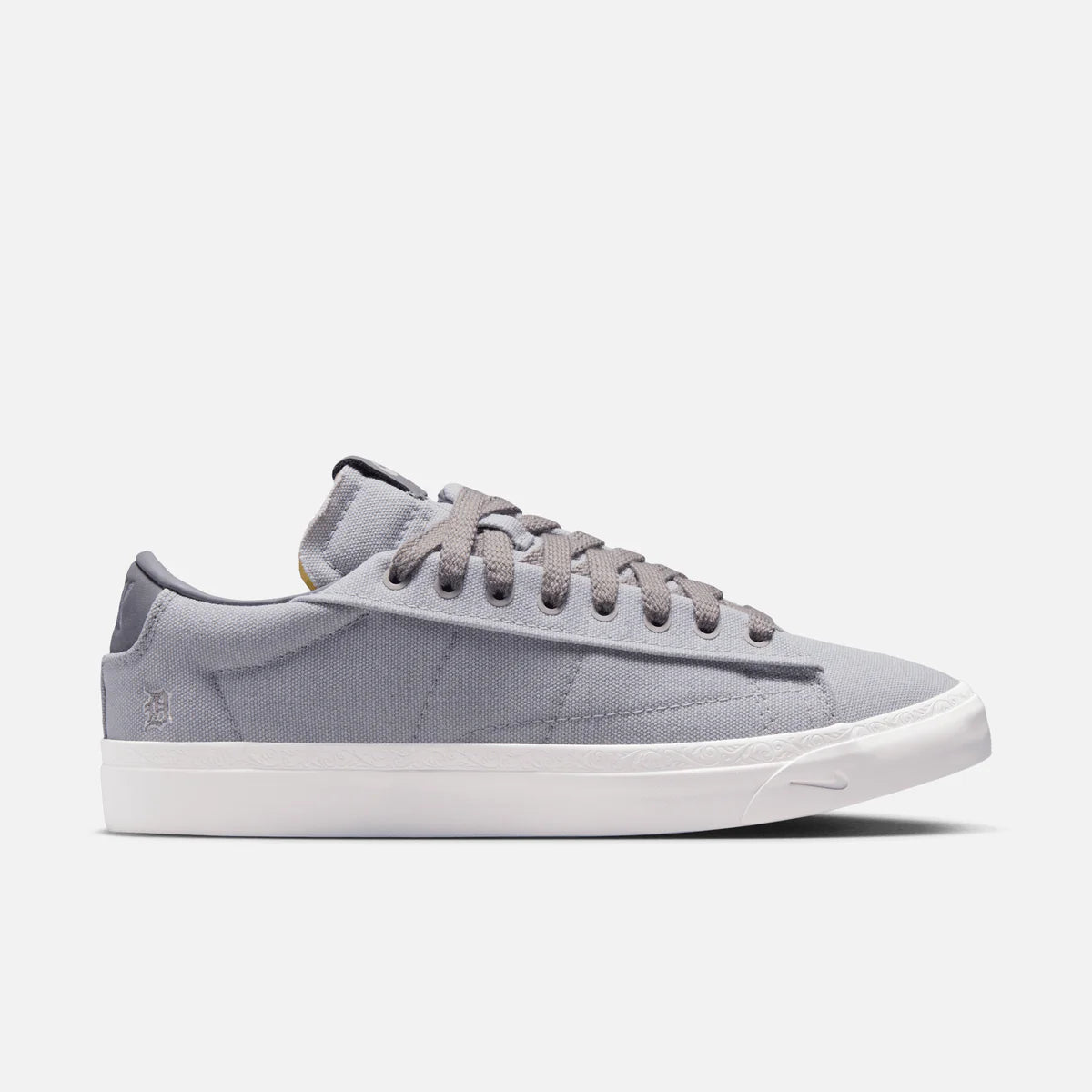 Nike Blazer Low x Devin Booker Detroit Tigers Light Bone Édition Limitée