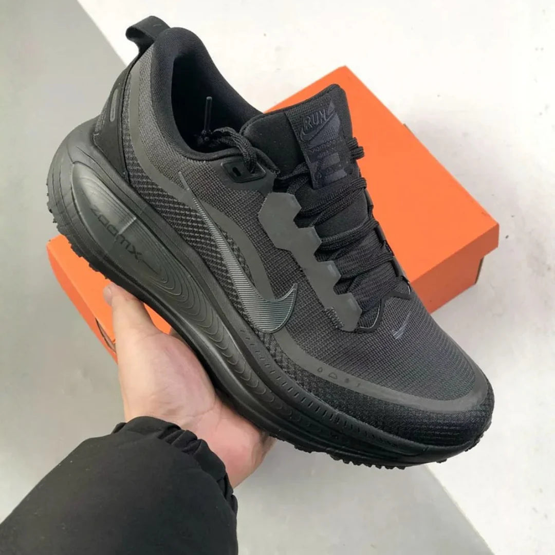 Nike Vomero 18 GORE TEX Preto