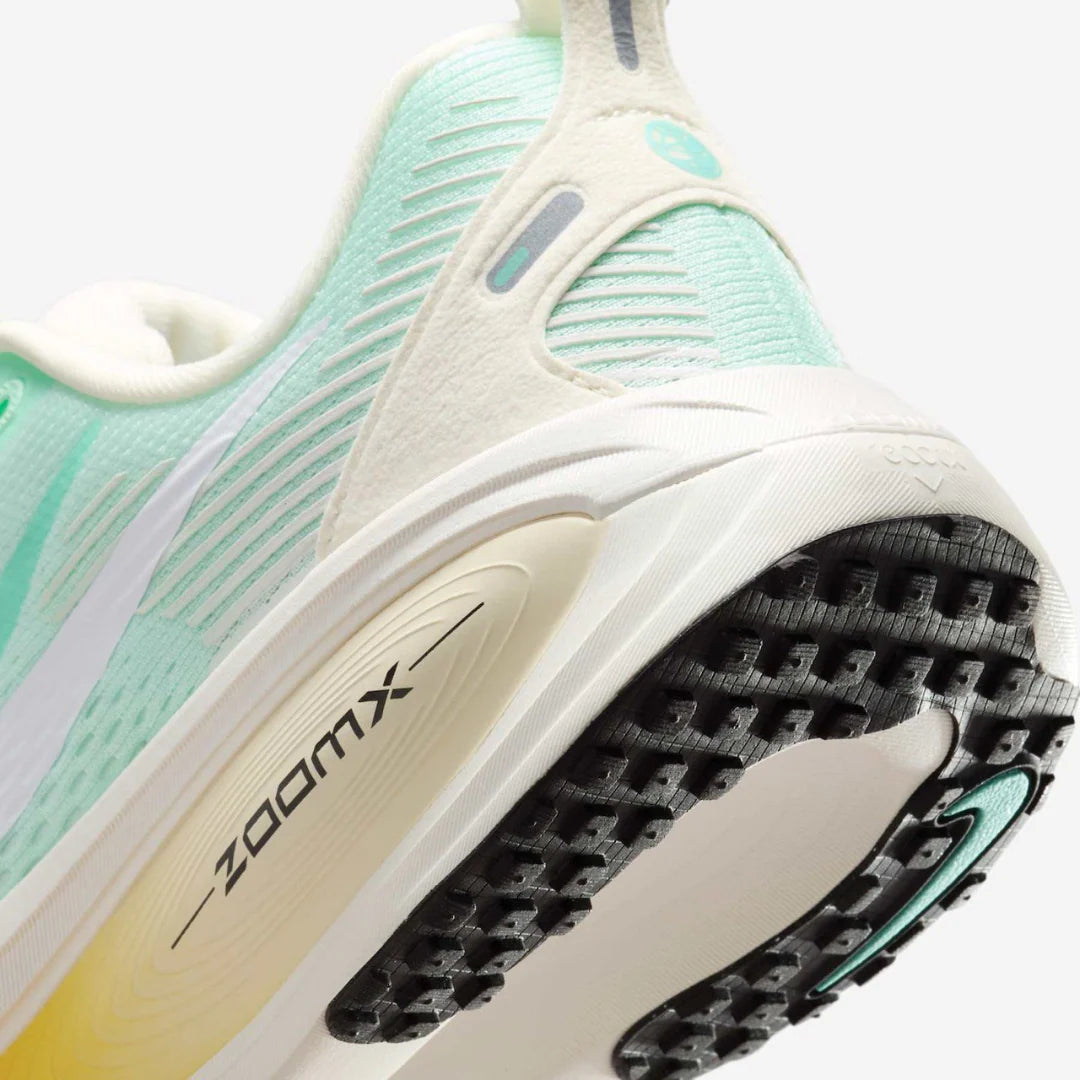 Nike Vomero 18 Flash Aqua Bege