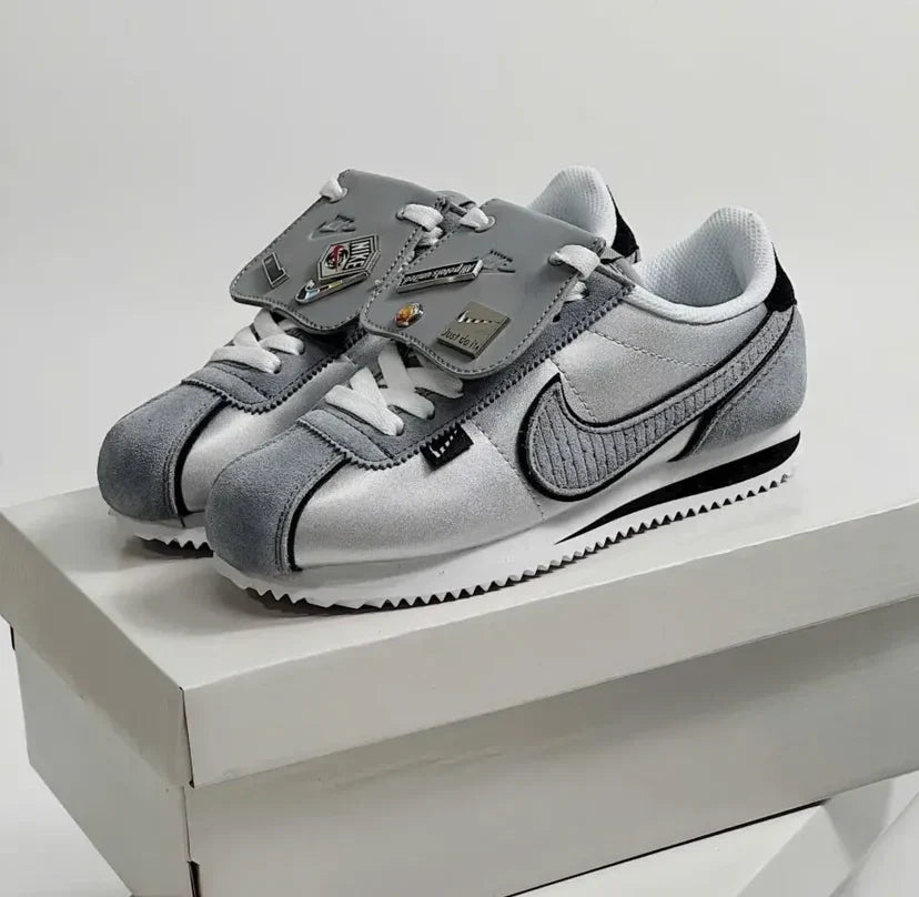 Nike Cortez All Petals United en argent métallisé