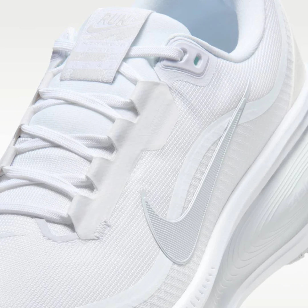 Nike Vomero 18 GORE TEX Branco Cinza Metálico