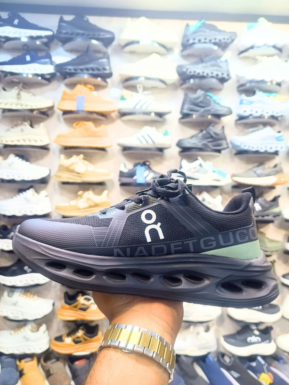 NADFTGUCO MEN PREMIUM CLOUD STYLE BLACK