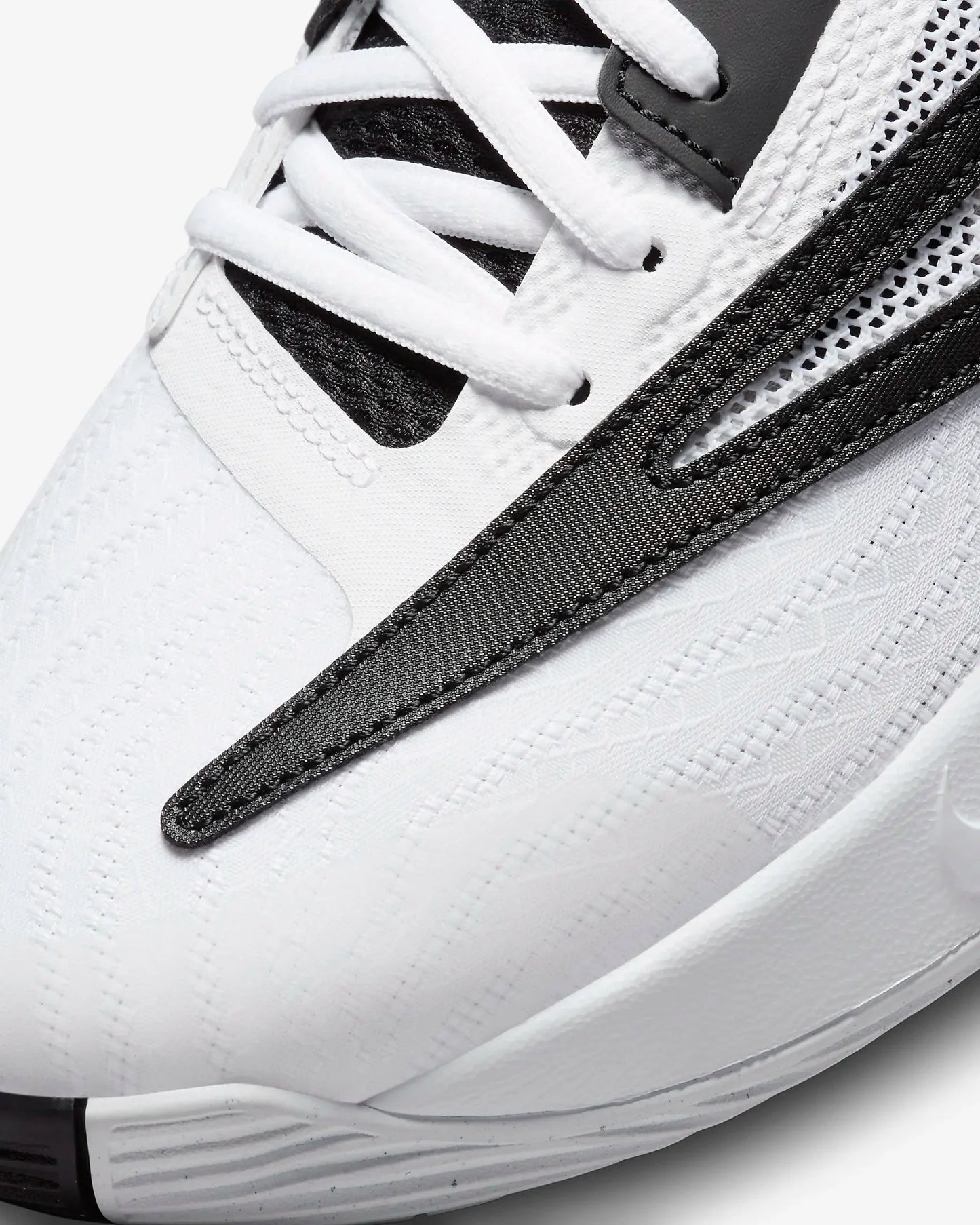 Tênis Nike Giannis Immortality 3 Preto Branco
