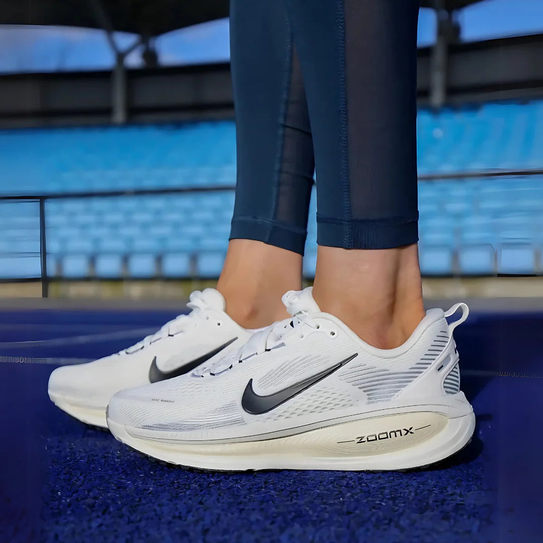 Nike Vomero 18 Branco Bege