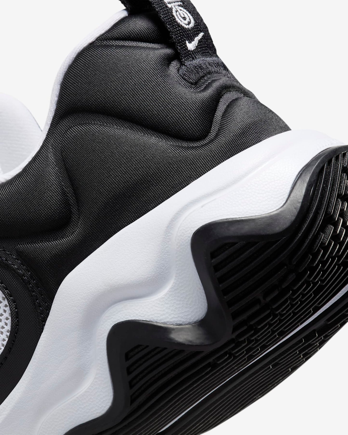 Tênis Nike Giannis Immortality 3 Preto Branco