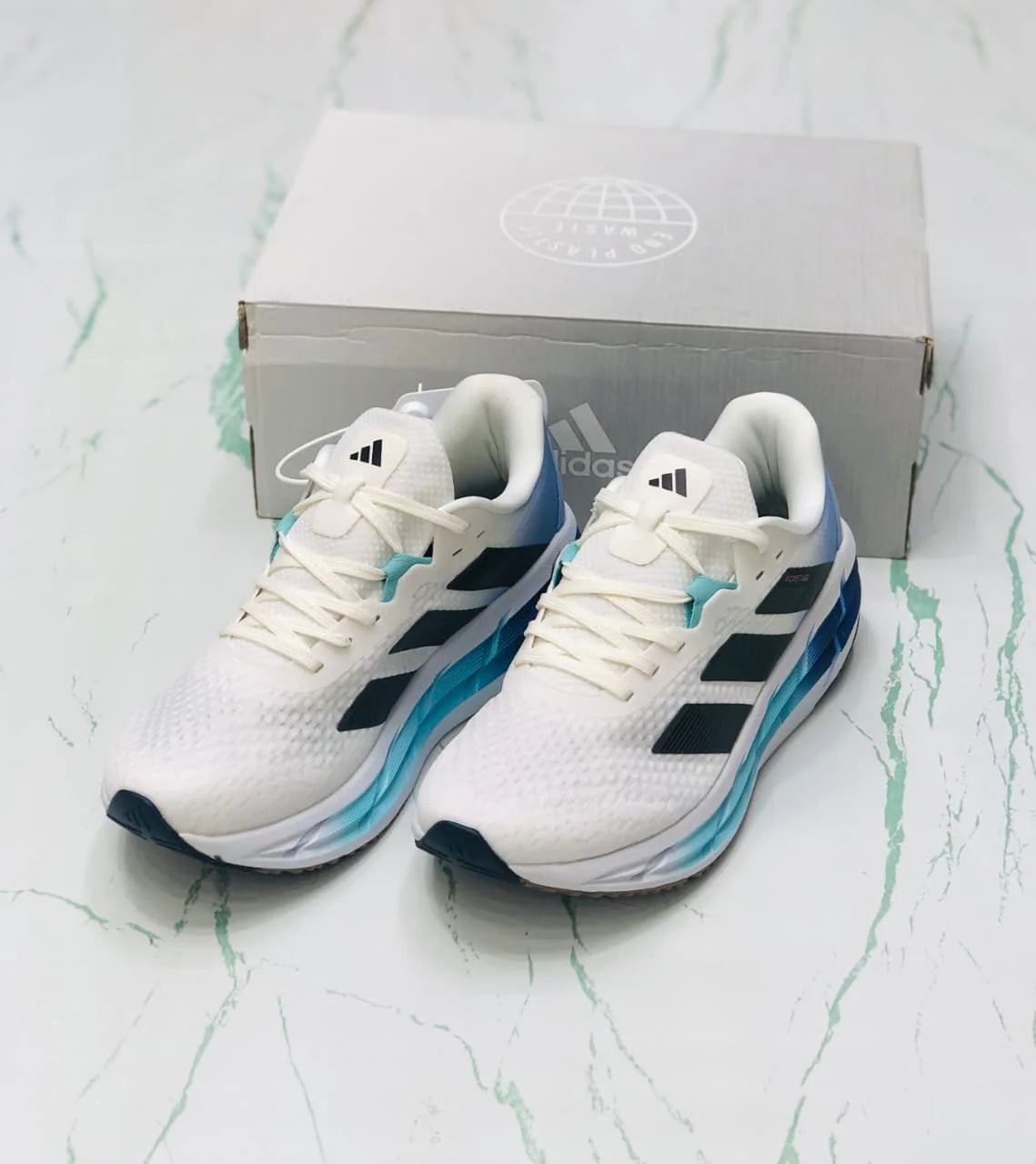 ADISTAR 3 WHITE AND BLUE
