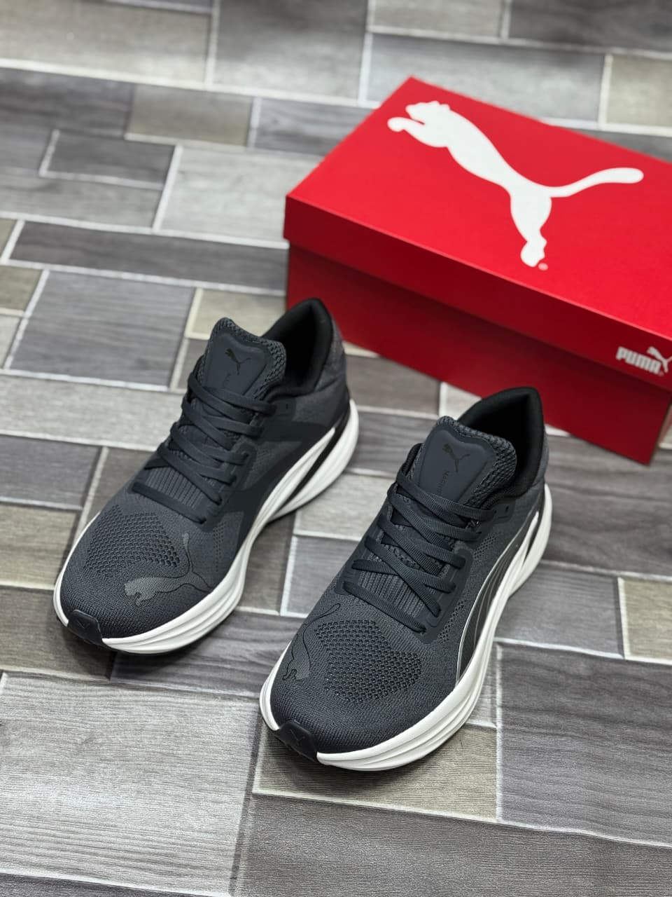 PUMA MAGNIFY NITRO 2 BLACK WHITE
