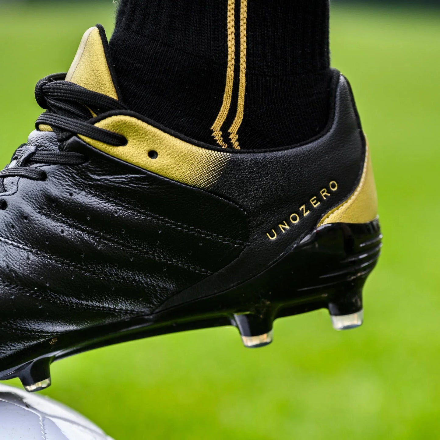 Unozero Aventto FG Firm Ground Soccer Cleats Black