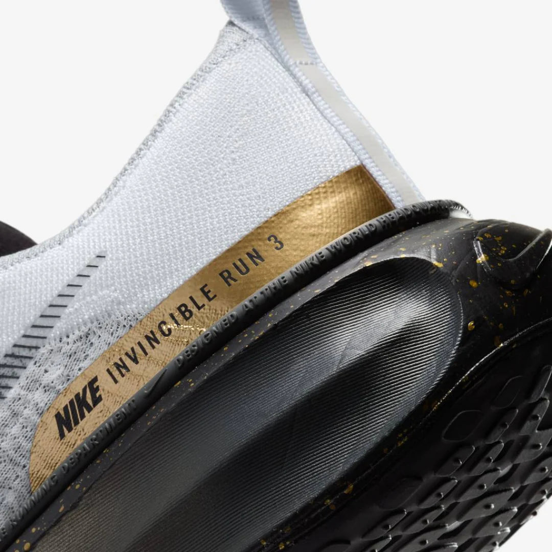 Nike Invincible Run 3 Cinza Preto Gold