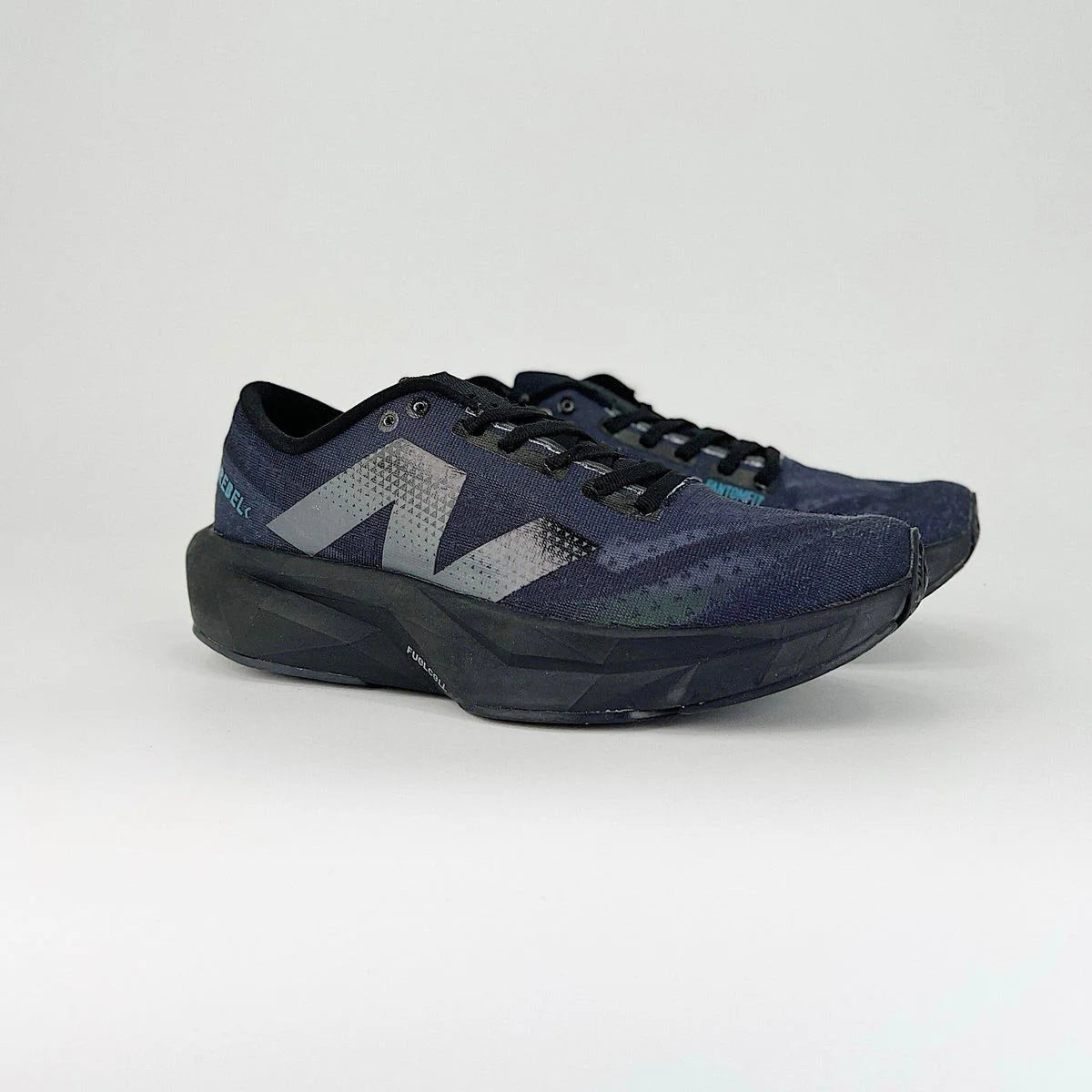 New Balance FuelCell Rebel V4 Balck Preto