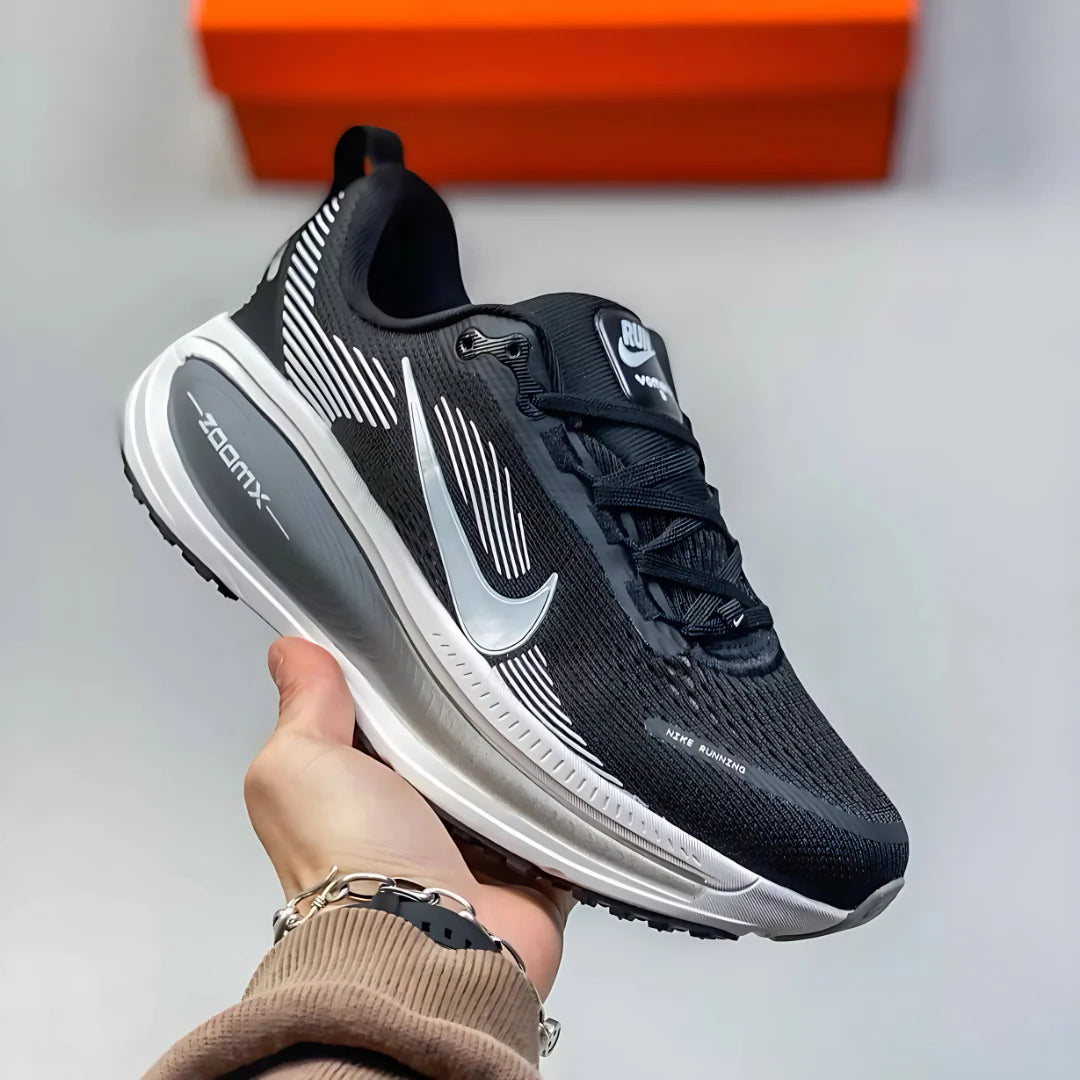 Nike Vomero 18 Preto Branco Cinza
