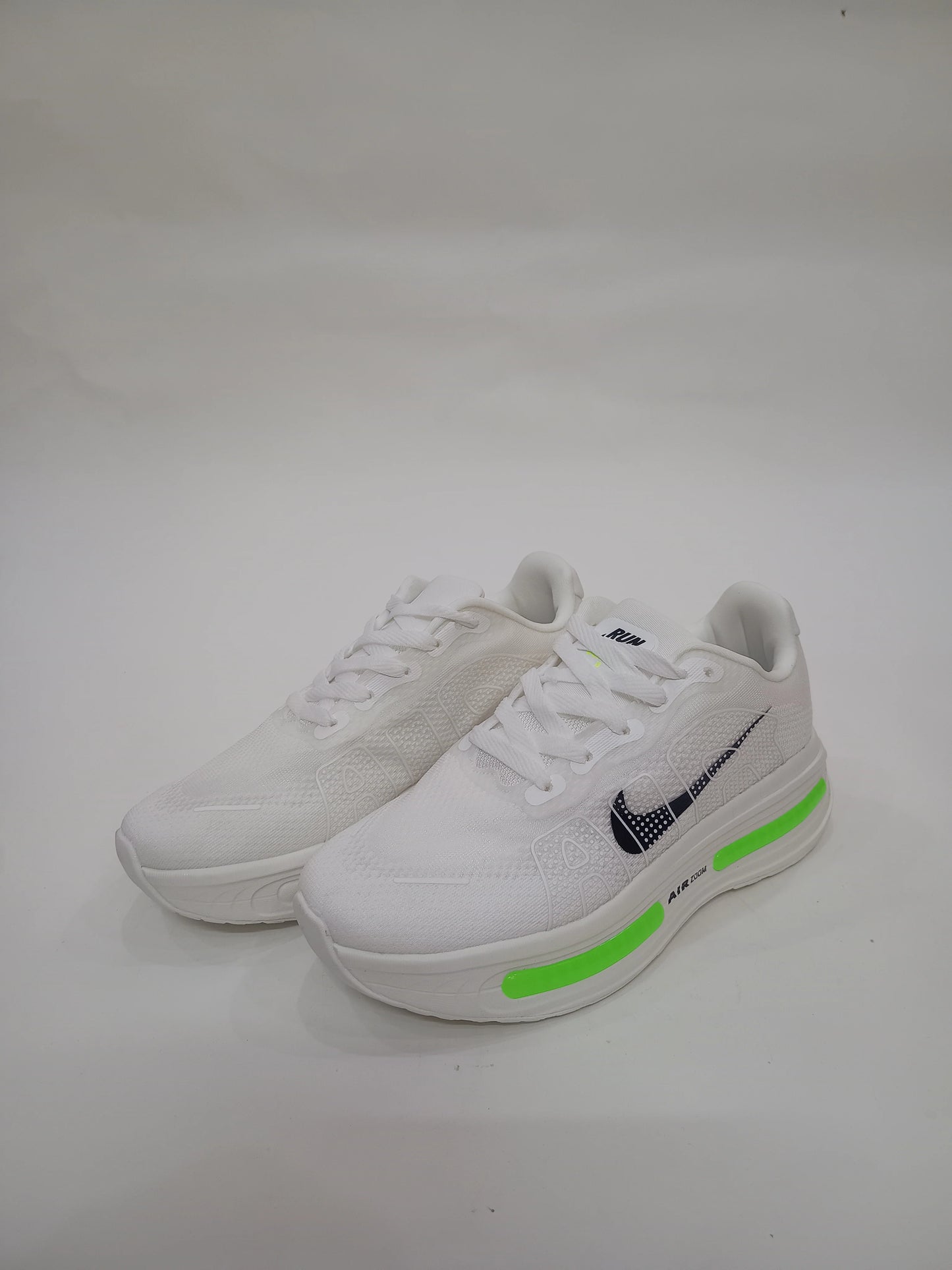 NIKE AIR ZOOM BLACK AND GREEN
