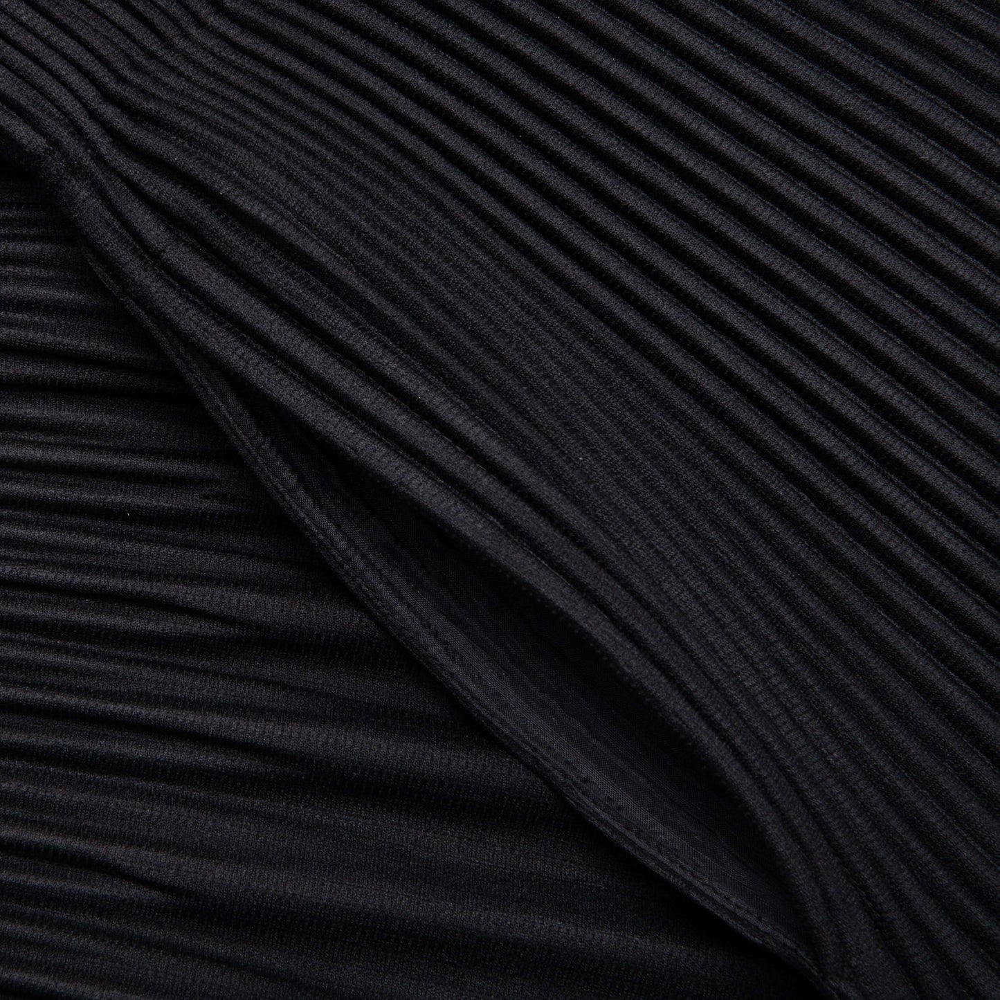 Basics Pleated Pants Black