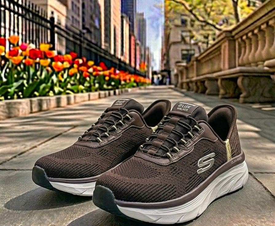 SKECHERS SLIP INN DLUX WALKER 20 BROWN