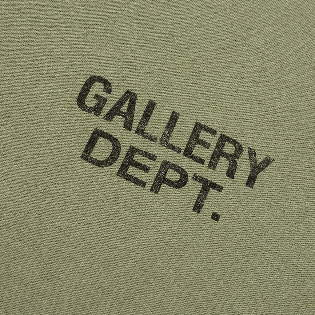 Souvenir Tee Olive