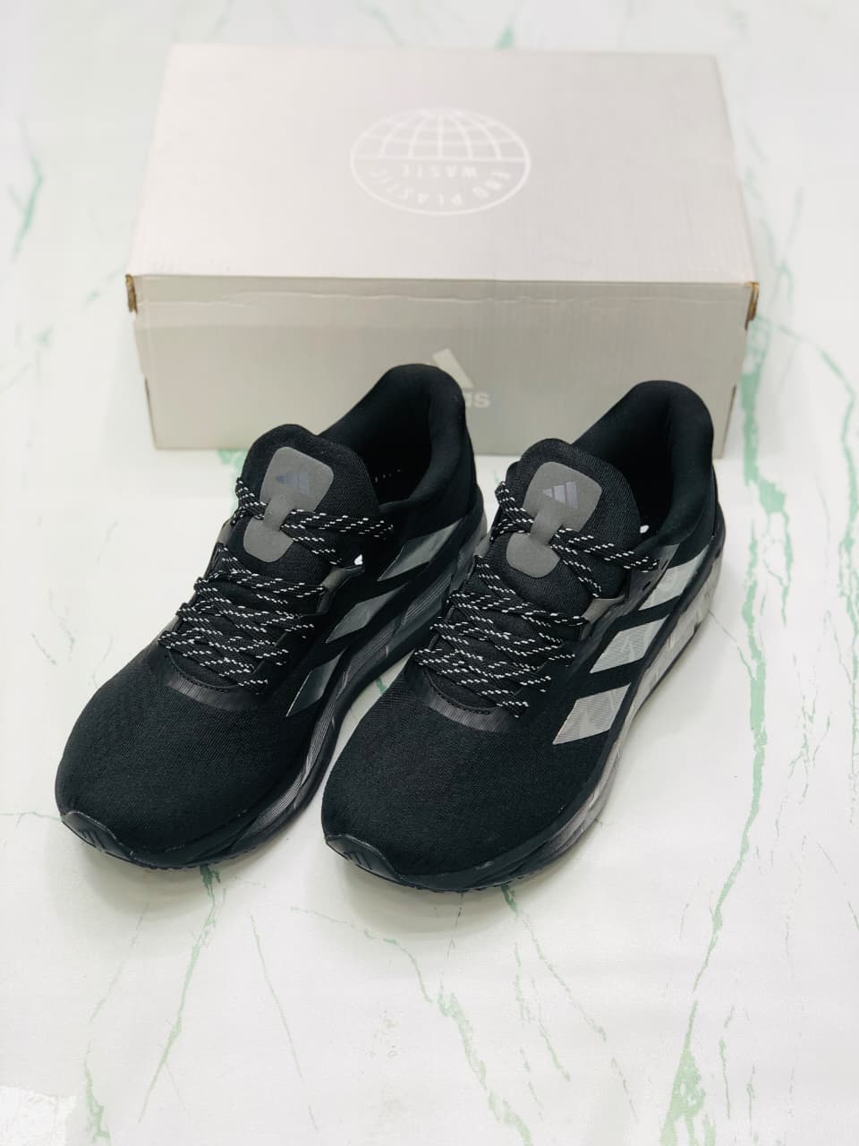 ADISTAR 3 BLACK AND SILVER