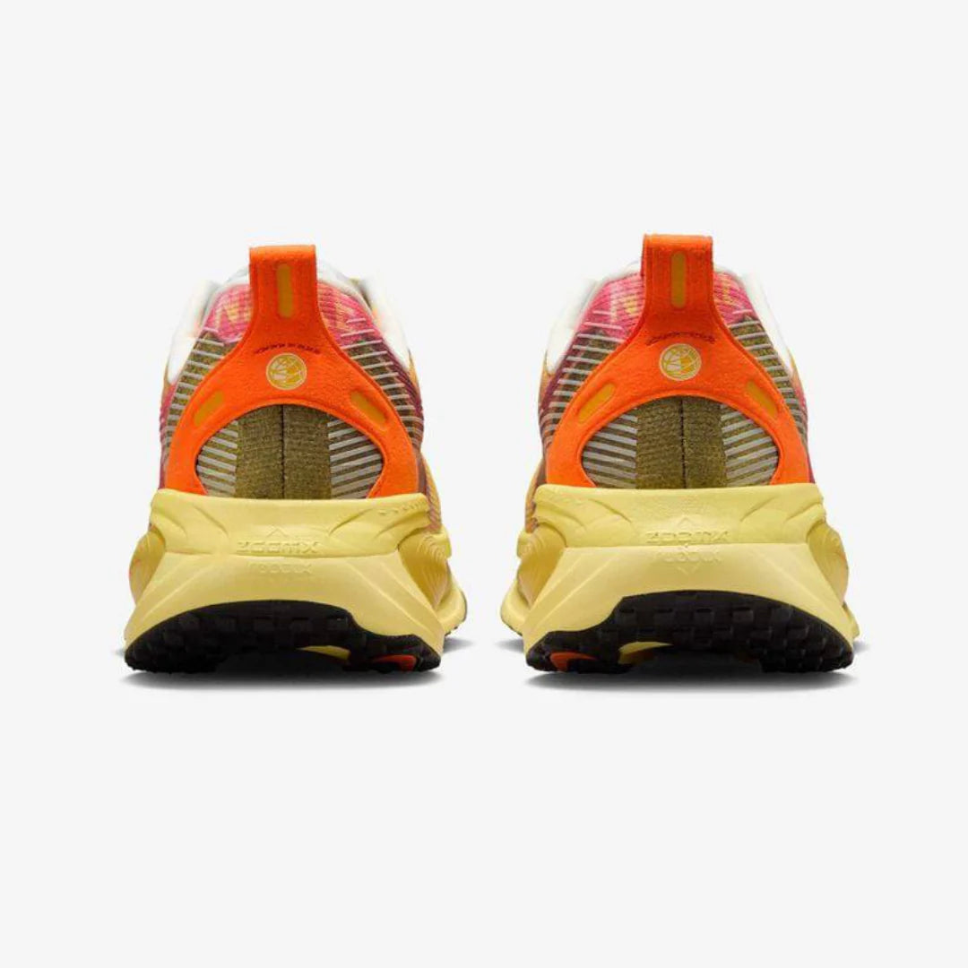 Nike Vomero 18 SE Amarelo