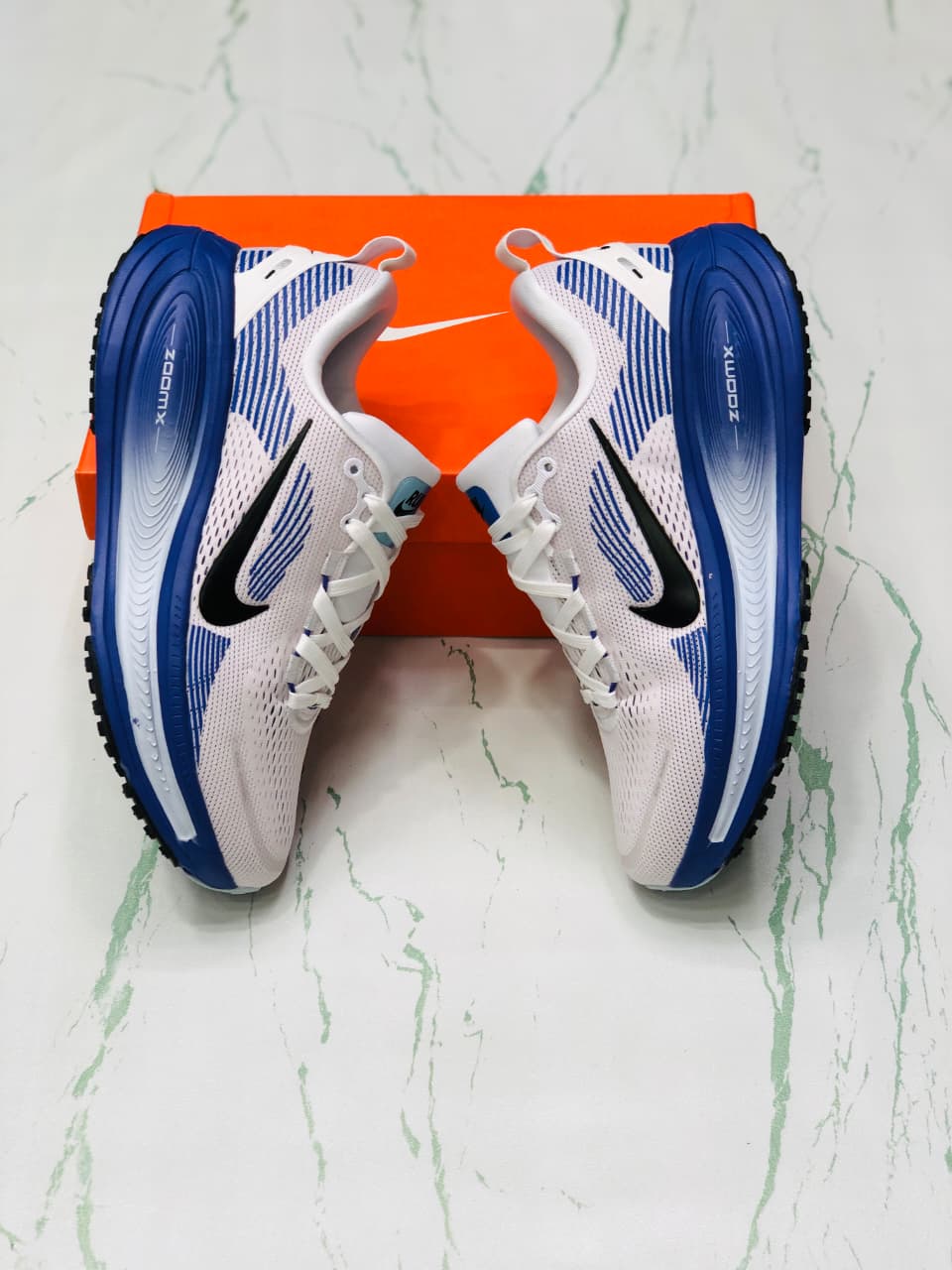 NIKE VERMO 18 BLUE TINT AND WHITE